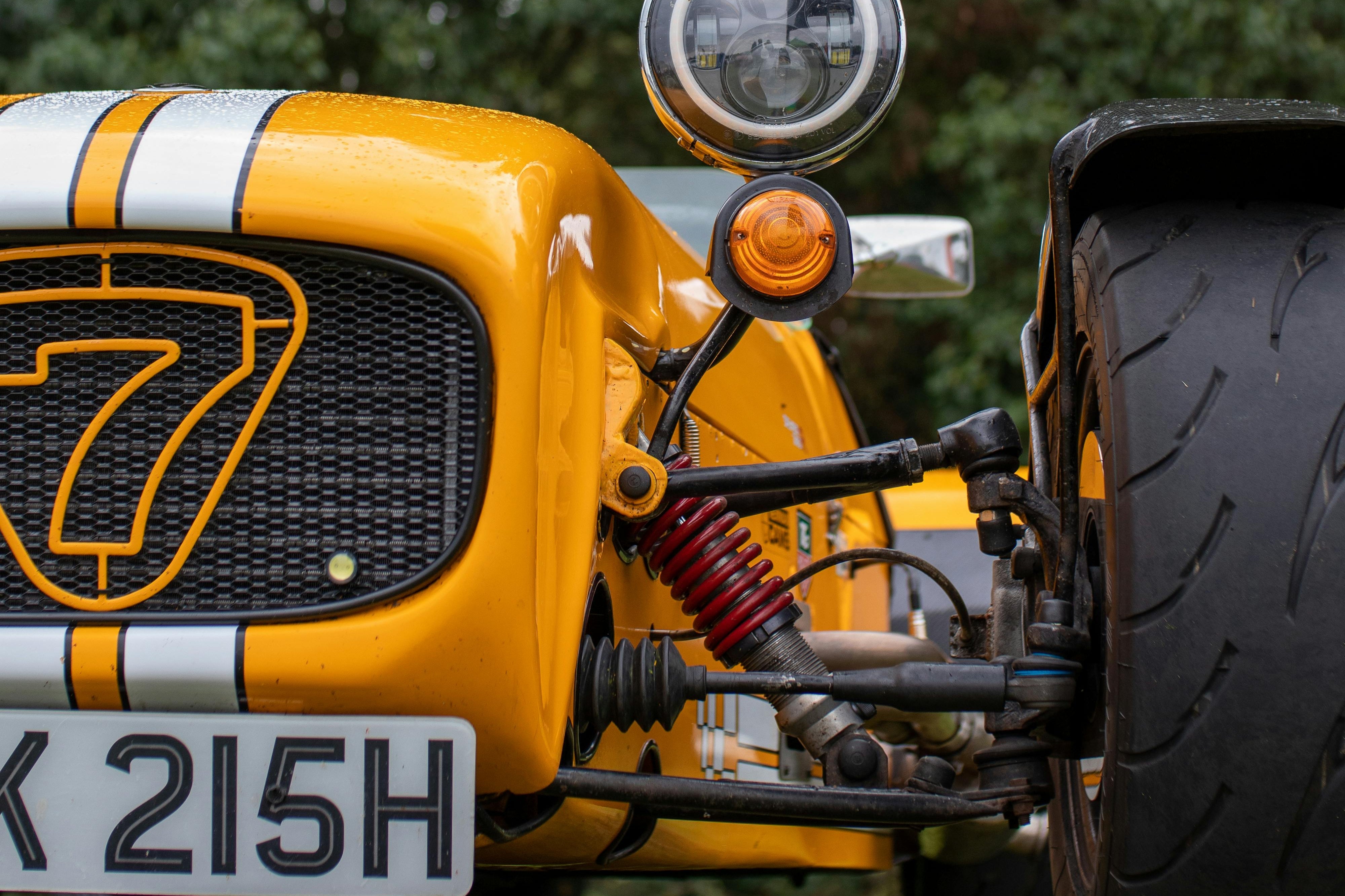 Sprung vs Unsprung Mass: Why It Matters for Grip & Braking