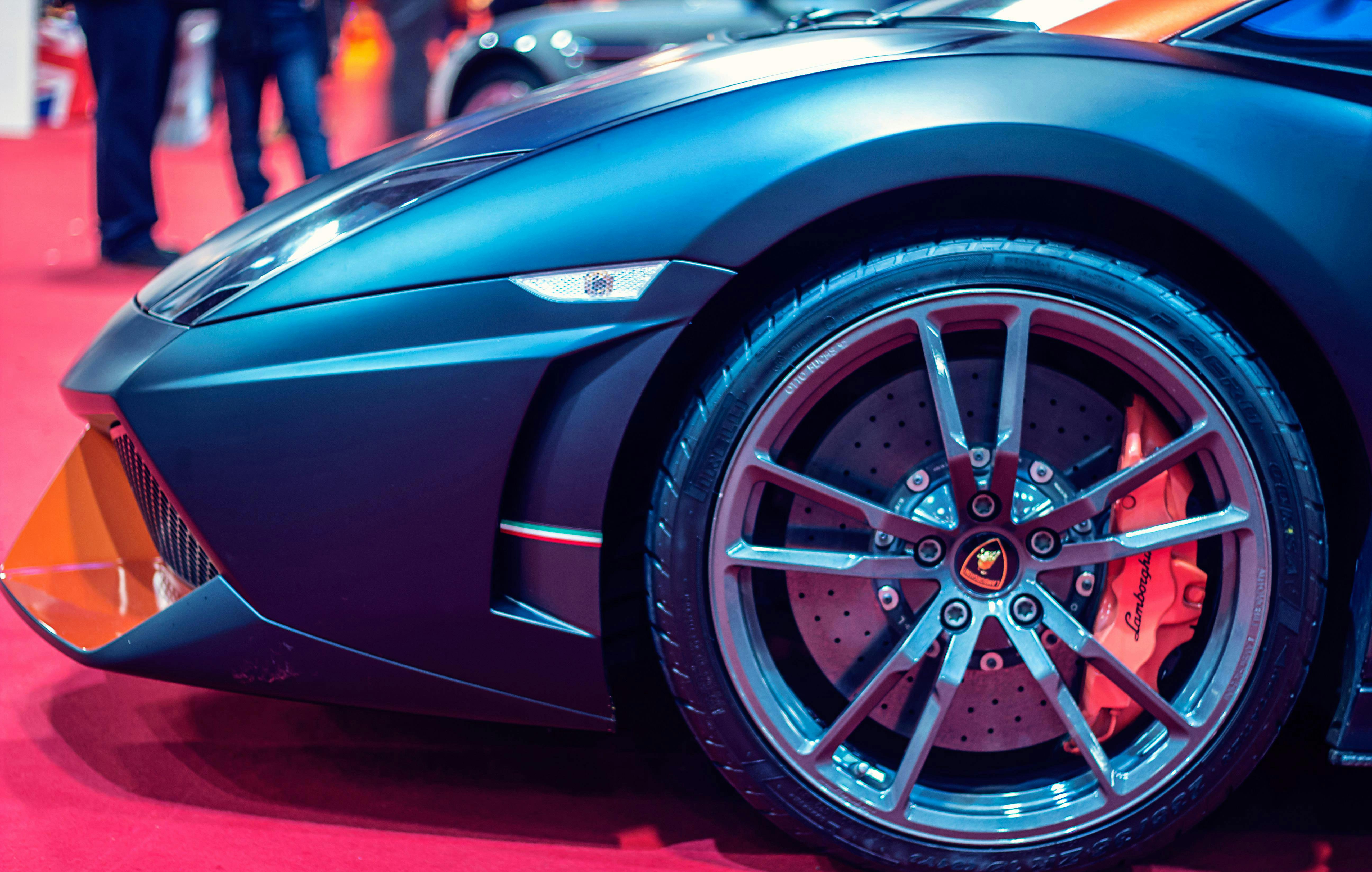 Carbon Ceramic vs. Cast Iron Brake Discs